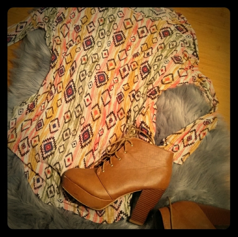 Super cute long top. Tribal look. Long sleeve
